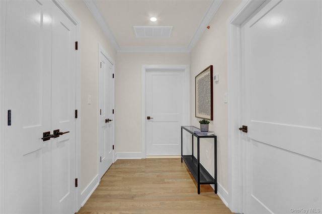 500 1st Avenue 1 B, New Hyde Park, NY 11040