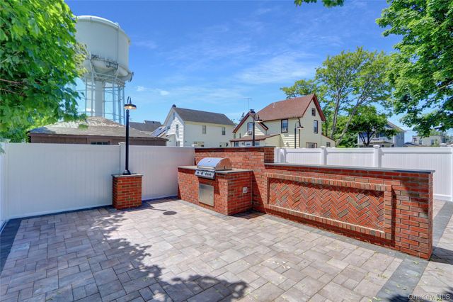 500 1st Avenue 1 B, New Hyde Park, NY 11040