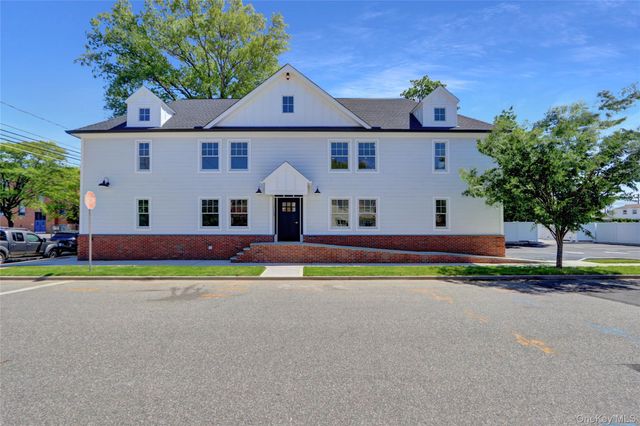 500 1st Avenue 1 B, New Hyde Park, NY 11040