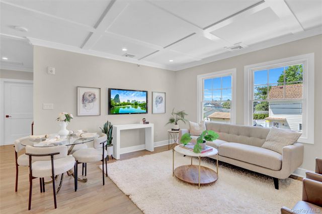 500 1st Avenue 1 B, New Hyde Park, NY 11040