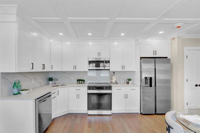500 1st Avenue 1 B, New Hyde Park, NY 11040
