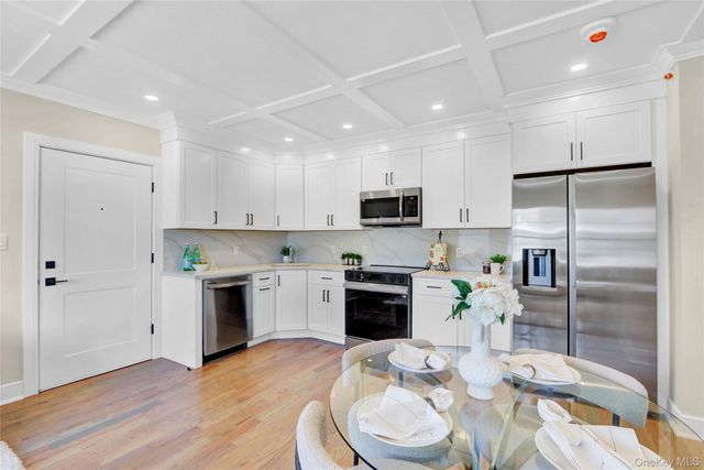 500 1st Avenue 1 B, New Hyde Park, NY 11040