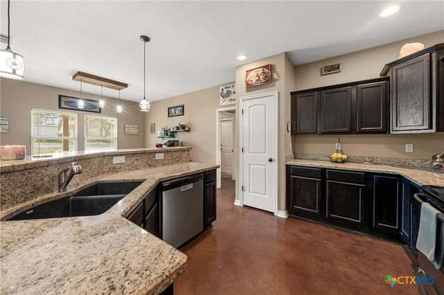 11 E AZTEC Lane, Belton, TX 76513