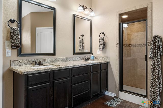 11 E AZTEC Lane, Belton, TX 76513