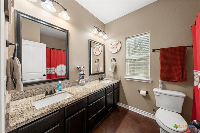 11 E AZTEC Lane, Belton, TX 76513