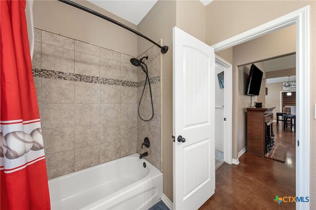 11 E AZTEC Lane, Belton, TX 76513