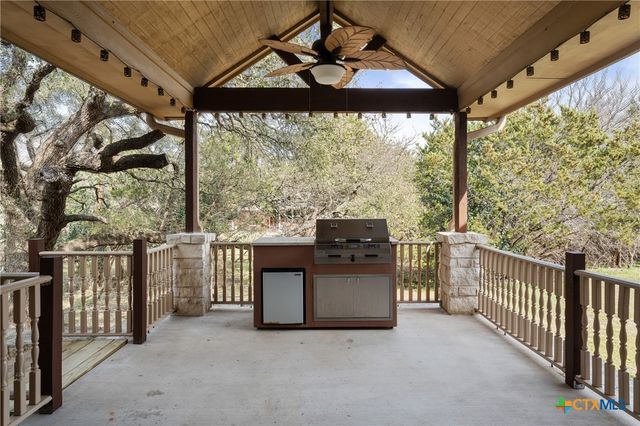 11 E AZTEC Lane, Belton, TX 76513