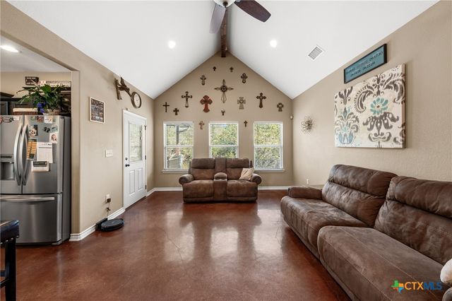 11 E AZTEC Lane, Belton, TX 76513