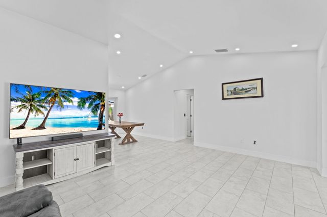 11831 NW 38th Place, Sunrise, FL 33323