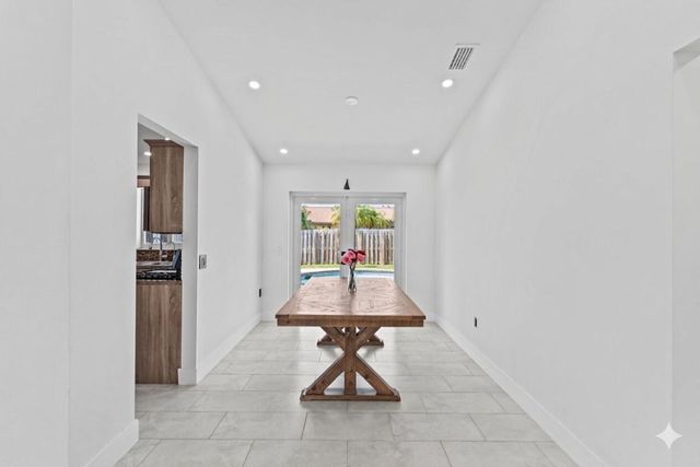 11831 NW 38th Place, Sunrise, FL 33323