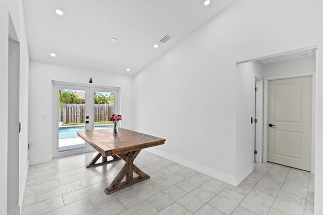 11831 NW 38th Place, Sunrise, FL 33323