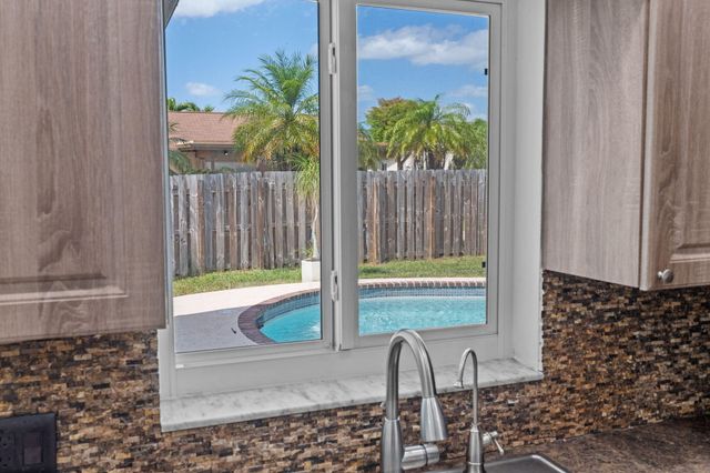 11831 NW 38th Place, Sunrise, FL 33323