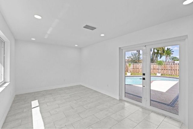 11831 NW 38th Place, Sunrise, FL 33323