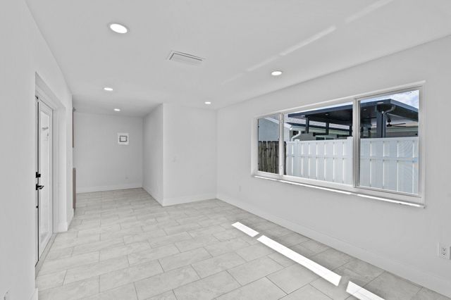 11831 NW 38th Place, Sunrise, FL 33323