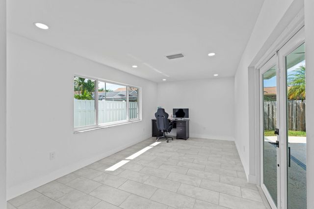 11831 NW 38th Place, Sunrise, FL 33323