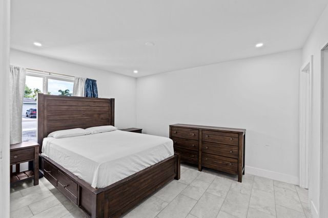 11831 NW 38th Place, Sunrise, FL 33323