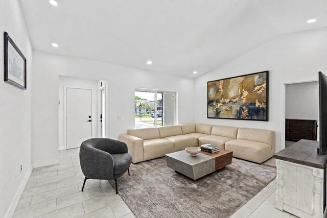 11831 NW 38th Place, Sunrise, FL 33323