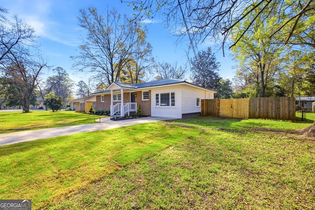 1703 Sewell Circle, Perry, GA 31069