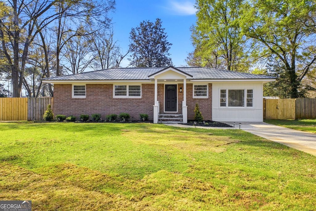 1703 Sewell Circle, Perry, GA 31069