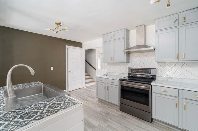 2463 Silver Lake Road NW, New Brighton, MN 55112