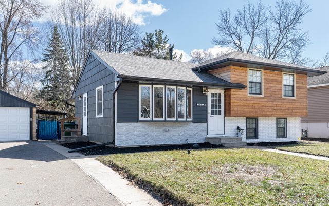 2463 Silver Lake Road NW, New Brighton, MN 55112