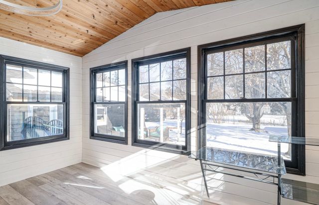 2463 Silver Lake Road NW, New Brighton, MN 55112
