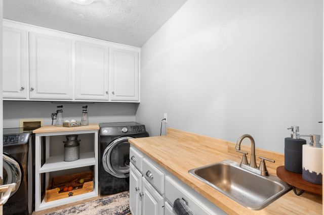 516 Tyler Ct, Cottontown, TN 37048