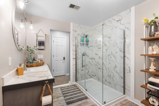 516 Tyler Ct, Cottontown, TN 37048