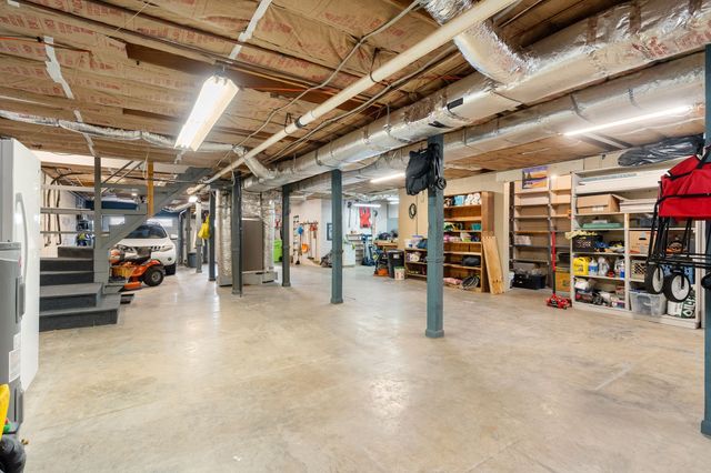 516 Tyler Ct, Cottontown, TN 37048