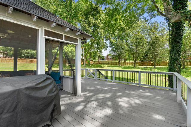 516 Tyler Ct, Cottontown, TN 37048