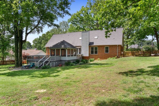 516 Tyler Ct, Cottontown, TN 37048