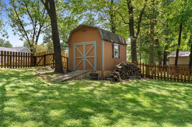 516 Tyler Ct, Cottontown, TN 37048