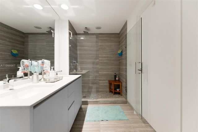 1010 Brickell Ave 2906, Miami, FL 33131