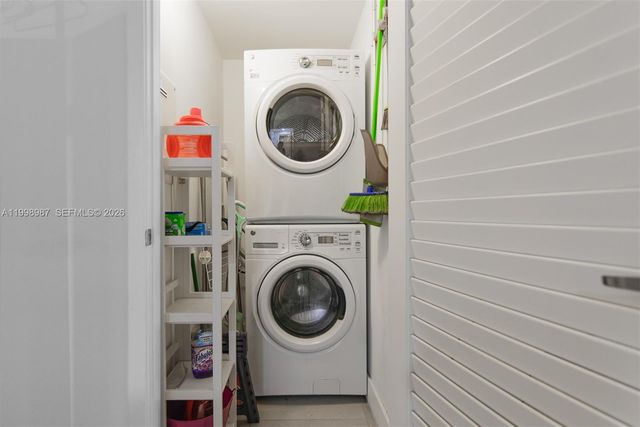 1010 Brickell Ave 2906, Miami, FL 33131