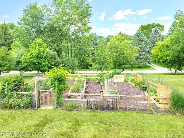 1318 Gray Haven Lane, Brighton, MI 48114