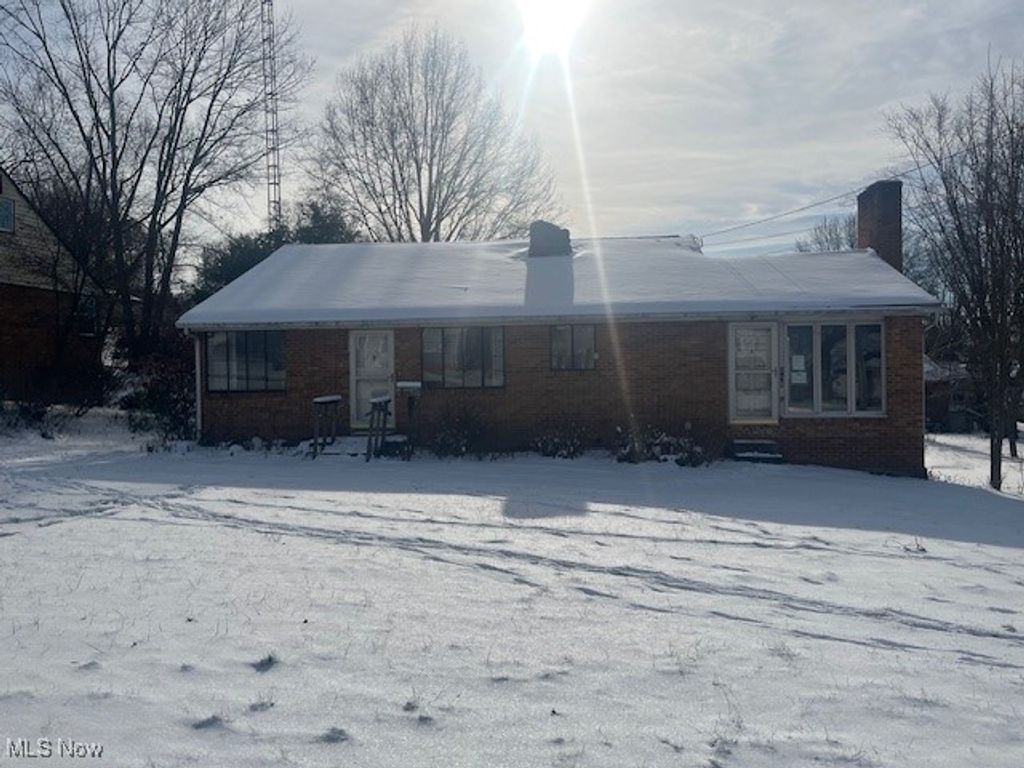 708 W Maple Street, North Canton, OH 44720