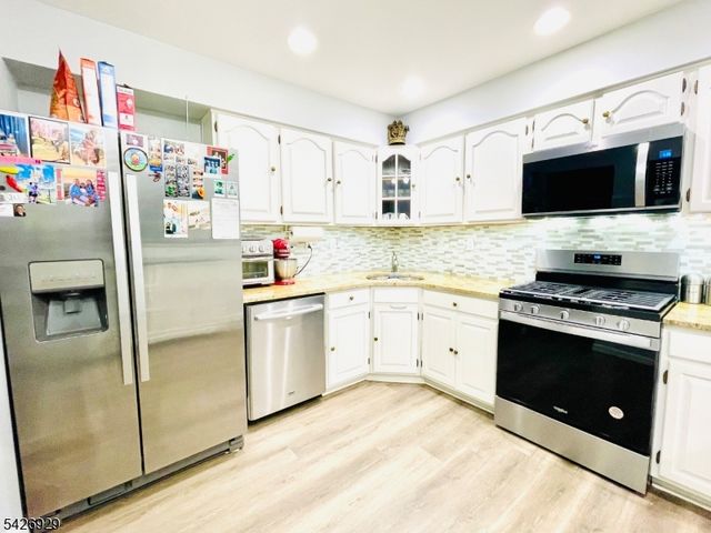 94 Edgefield Dr, Parsippany-troy Hills Twp., NJ 07950
