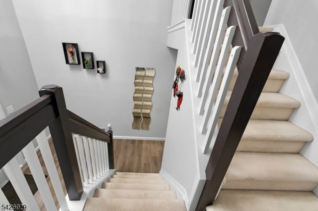 94 Edgefield Dr, Parsippany-troy Hills Twp., NJ 07950