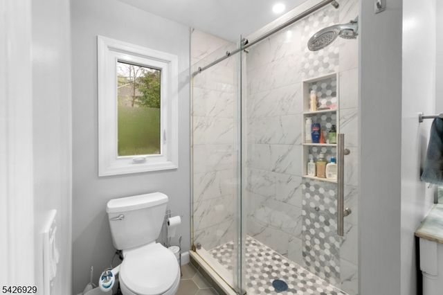 94 Edgefield Dr, Parsippany-troy Hills Twp., NJ 07950