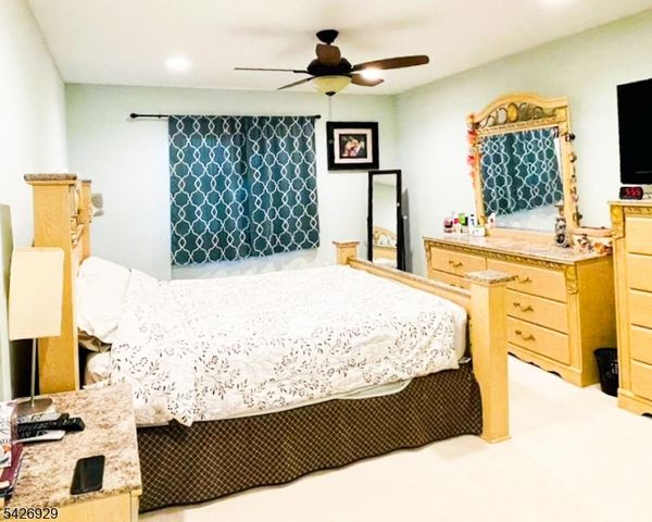 94 Edgefield Dr, Parsippany-troy Hills Twp., NJ 07950