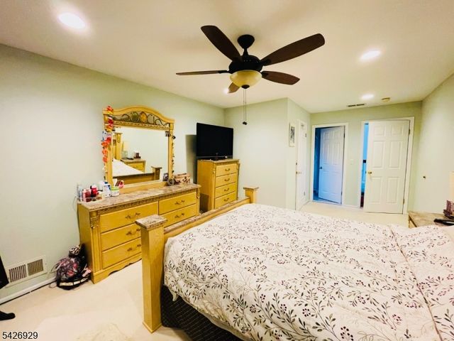 94 Edgefield Dr, Parsippany-troy Hills Twp., NJ 07950