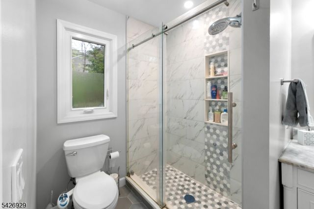 94 Edgefield Dr, Parsippany-troy Hills Twp., NJ 07950