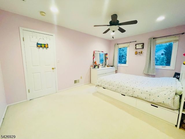 94 Edgefield Dr, Parsippany-troy Hills Twp., NJ 07950