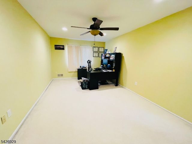 94 Edgefield Dr, Parsippany-troy Hills Twp., NJ 07950