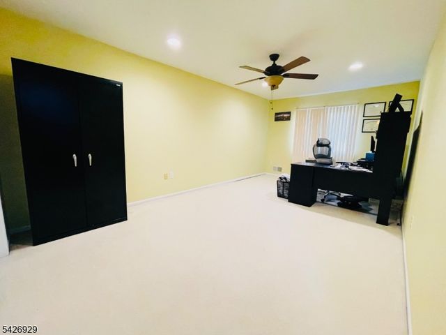 94 Edgefield Dr, Parsippany-troy Hills Twp., NJ 07950