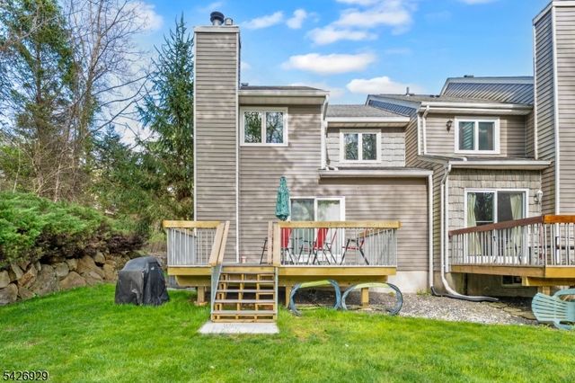 94 Edgefield Dr, Parsippany-troy Hills Twp., NJ 07950
