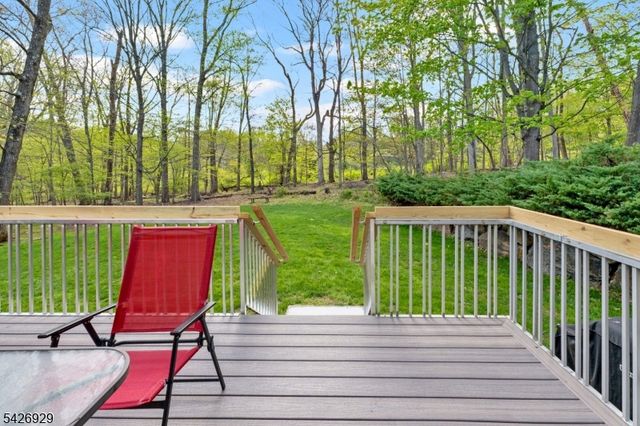 94 Edgefield Dr, Parsippany-troy Hills Twp., NJ 07950