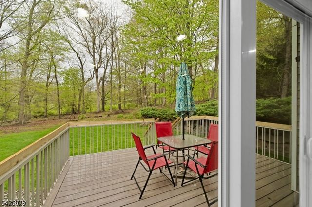 94 Edgefield Dr, Parsippany-troy Hills Twp., NJ 07950