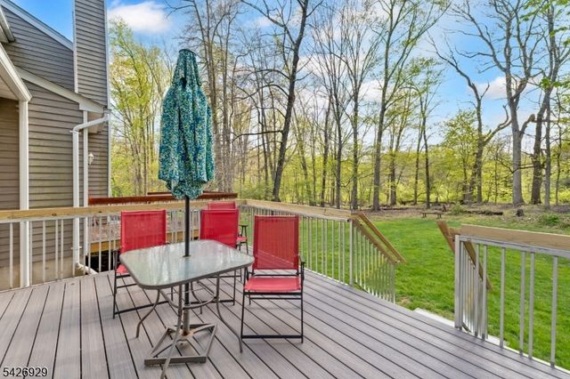 94 Edgefield Dr, Parsippany-troy Hills Twp., NJ 07950