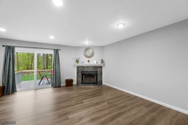 94 Edgefield Dr, Parsippany-troy Hills Twp., NJ 07950
